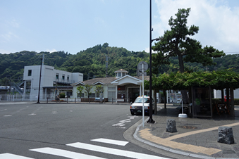 用宗駅からはタクシーをご利用ください。